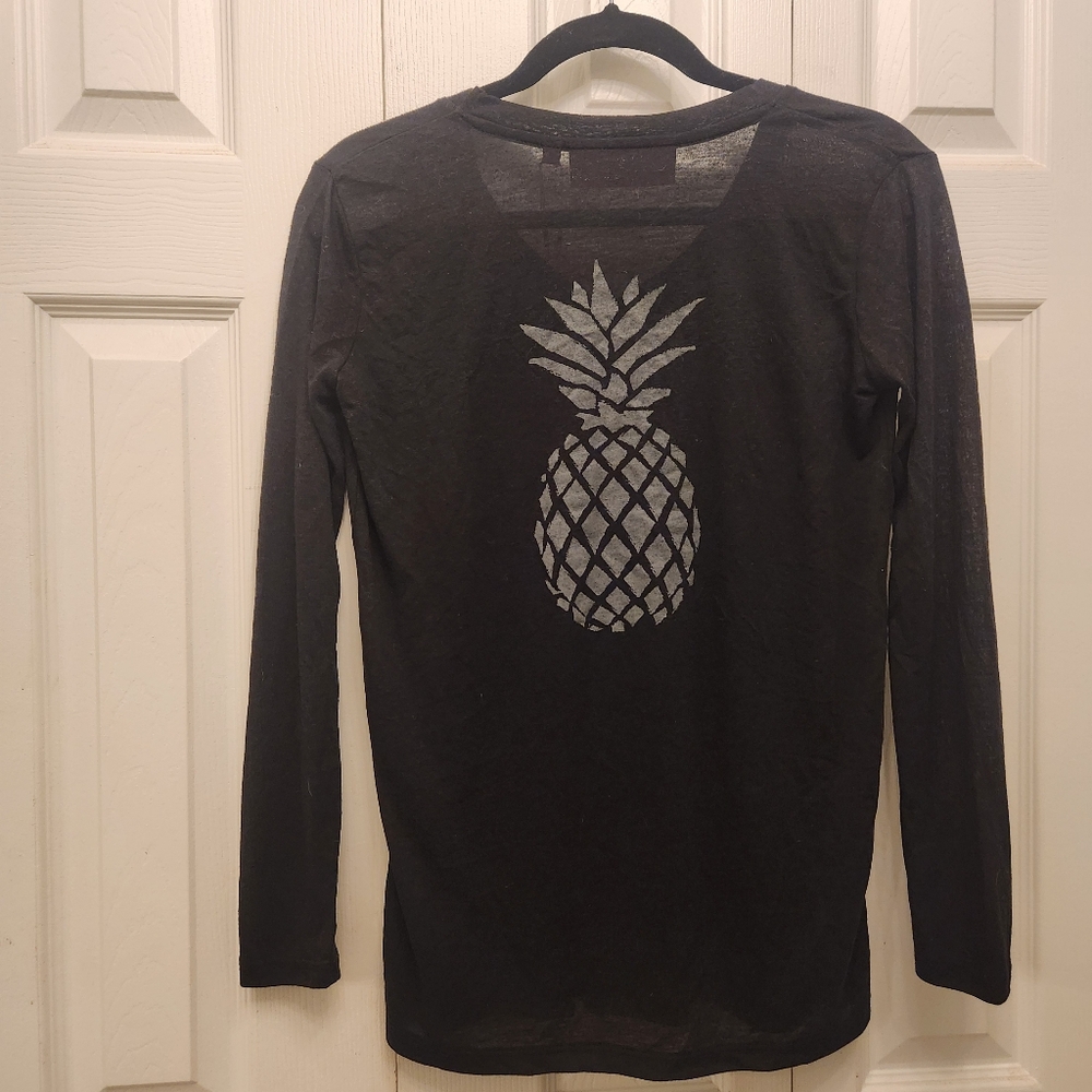 Macbeth Collection black t shirts Size small